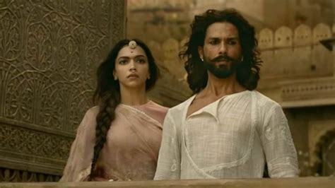 Padmaavat Movie Review Pretty Looking Drama Thats Gripping But Not