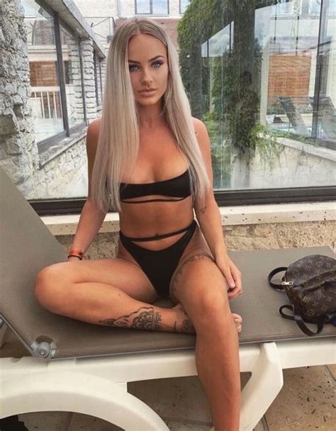 Student Nurse Started Stripping To Pay Off Her Uni Fees And Now Earns