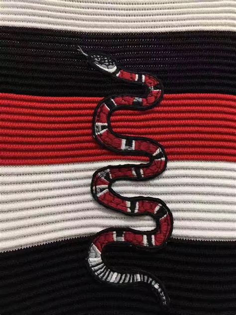 Here you can explore hq gucci snake transparent illustrations, icons and clipart with filter setting like size, type, color etc. Gucci Snake Logo Wallpapers on WallpaperDog