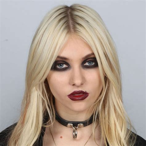 Taylor Momsen From Celebrity Makeup Mishaps E News