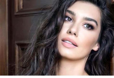 Turkish Star Burcu Kıratlı Stuns In Sexy Black Attire Pk Showbiz