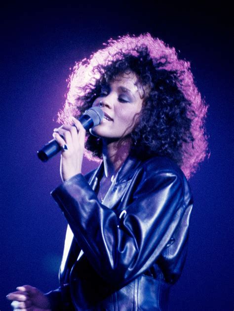 Whitney houston — run to you 04:23. Whitney Houston Hologram to Tour World in 2016 - Rolling Stone