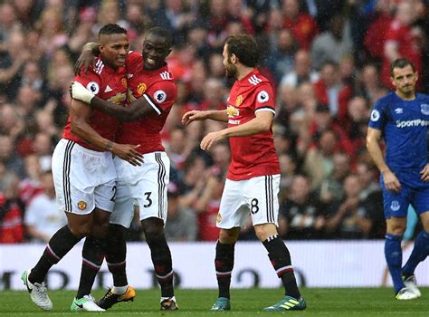 Manchester united forward shola shoretire has become the youngest player to appear in the uefa youth league at just 14. Manchester United vs Everton player ratings: Antonio ...
