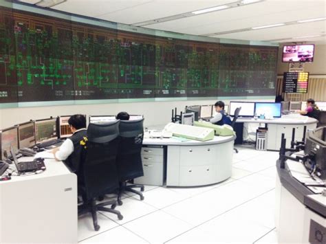 高雄興達火力發 電廠 13日下午突然發生全廠停機，導致全國各地發生大規模 停電 ，台電緊急啟動閒置機以及核電廠柴油機組立即供電，目前全廠停機詳. 為何815到處停電 「低頻卸載」分區限電 - 生活 - 自由時報電子報