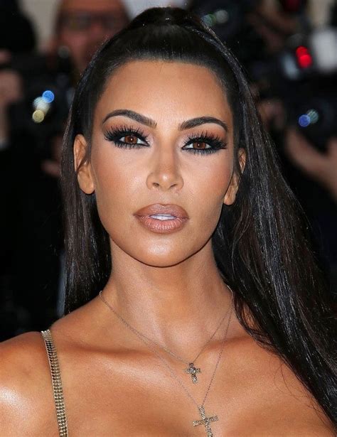 Pin By Myke Brooks On Eyes Kim Kardashian Hair Celebrity Makeup Kim Kardashian Makeup