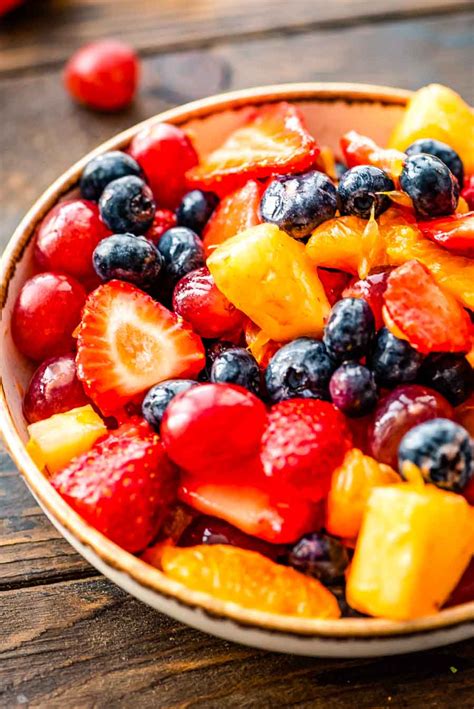 Easy Fruit Salad Is A Quick And Delicious Side Dish For The Summer It S Packed With Fresh