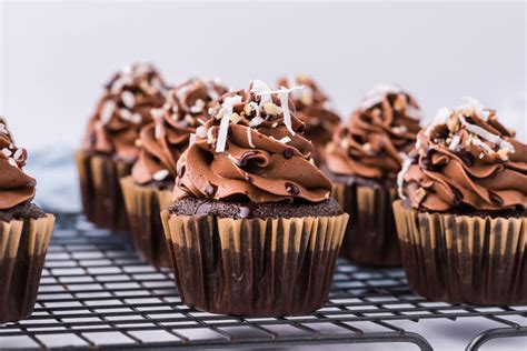best german chocolate cupcakes mini german chocolate cakes