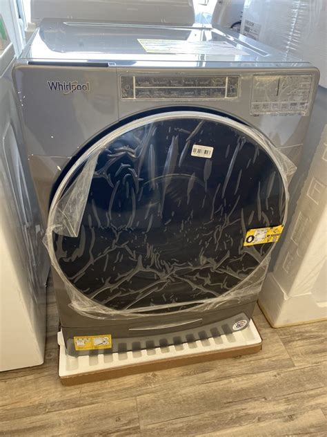 Scratch And Dent Whirlpool Front Load Washer Wfw8620hc Freedom