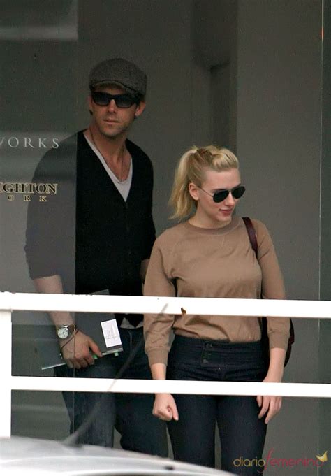 Scarlett johansson didn't understand marriage when she wed ryan reynolds. Ryan Reynolds con Scarlett Johansson