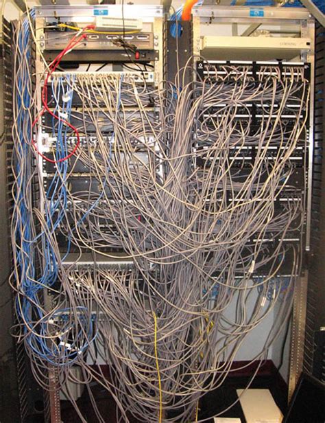 Server Room Cabling Hell 15 Der Schlechtesten Server Wiring Jobs Aller