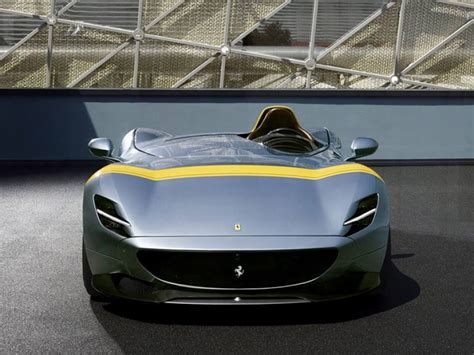 Cristiano Ronaldo Se Compra Un Ferrari Monza Sp1 Hms Horas Minutos