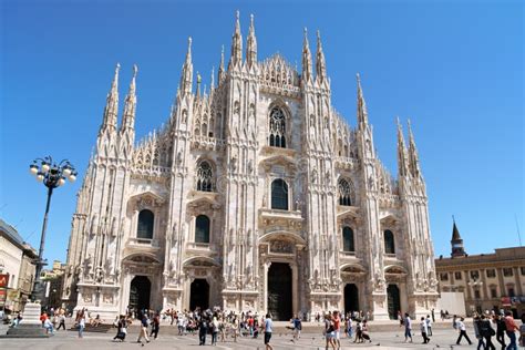 Cathédrale De Milan Et Piazza Del Duomo En Italie Image Stock éditorial