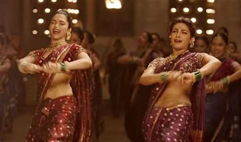 Bajirao Mastani When Priyanka Chopras Kashibai Looked Sexier Than Deepika Padukones Mastani