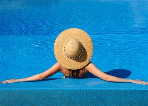Some people have a fast metabolic rate and burn calories faster than others. How Many Calories Do You Burn a Day at Rest (Doing Nothing)?