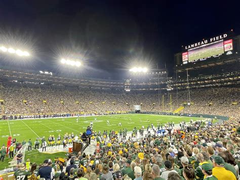 Barb McQuade on Twitter: "Lambeau Field has a boisterous college