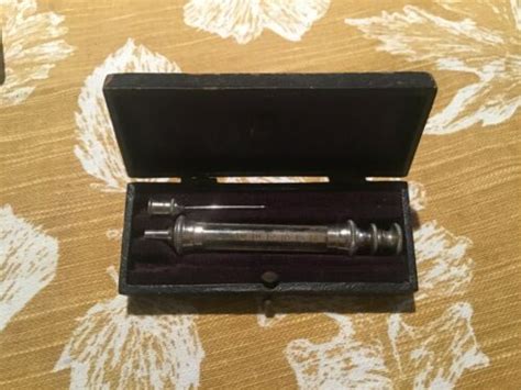 Antique Medical Doctors Hypodermic Needle Syringe Wcase Antique