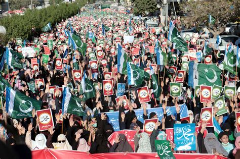 جماعت اسلامی حلقہ خواتین کا گستاخانہ خاکوں کے خلاف مظاہرے کی تصویری جھلکیاں Daily Jasarat News