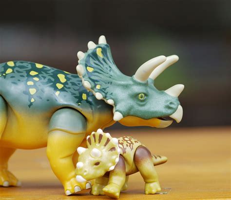 Gambar Bermain Mainan Playmobil Arca Tiruan Dinosaurus Ibu Dan
