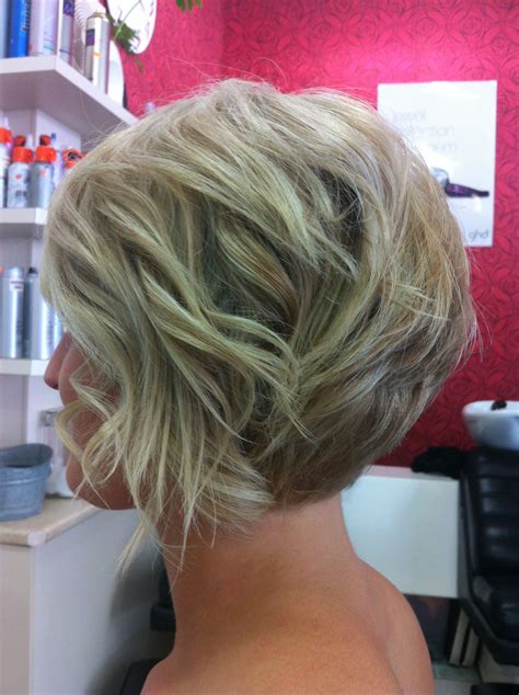 Concave Textured Bob With A Few Soft Curls Concave Bob Hairstyles