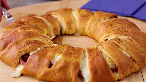 I might do these for breakfast w/scrambled eggs as that would be less work. Spicy Italian Crescent Ring | Pillsbury Recipe - YouTube ...