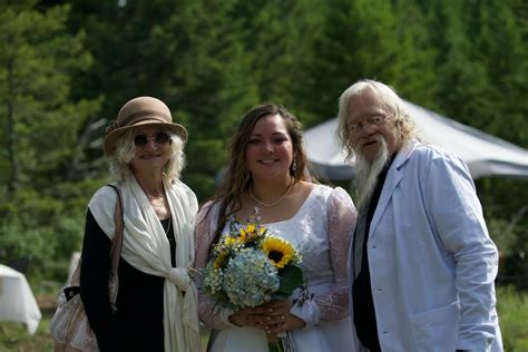 Gabe And Raquell Tie The Knot Alaskan Bush People Discovery