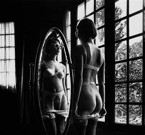 ARS PHOTOGRAPHICA Jeanloup Sieff Nude Wearing Glasses