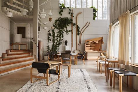 The house is divided into a workspace used by alvar aalto's architectural firm and the couple's private residence. Alvar Aalto | Eero saarinen interior, Alvar aalto, Modern architecture house