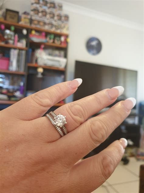 If you can spot some common interests that the two of you share, that's a great place to steer the conversation. Do you still wear your engagement ring after you get ...