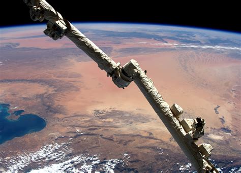 Медіа про життя як воно є і технології, що на нього впливають. Sahara Desert As Seen From the Space Station - SpaceRef