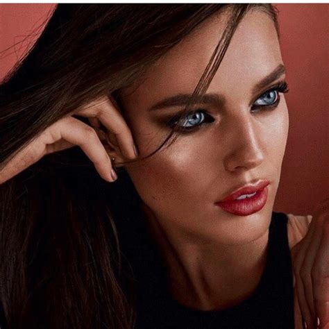 Emily Didonato Makeup Bag Beauty Makeup Hair Beauty Michael Angel