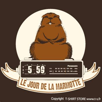 Vous vous souvenez de ce film, un jour sans fin réalisé par harold ramis, dans lequel le héros phil connors incarné par bill murray vit en boucle sa cet événement fait référence à une tradition américaine qui consiste à observer le terrier d'une marmotte à punxsutawney, une petite ville de. T-Shirt Store, T-shirt Le Jour de la Marmotte HOMME