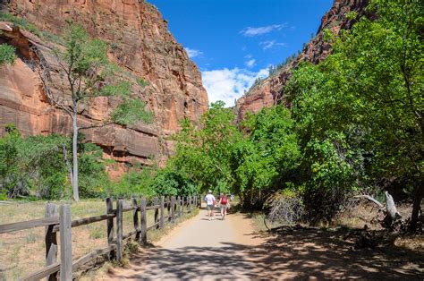 Riverside Walk At Zion National Park Is The Perfect Hike For Everyone