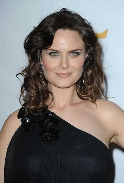 Hottest Emily Deschanel Bikini Pictures Shows God Took Sweet Time To