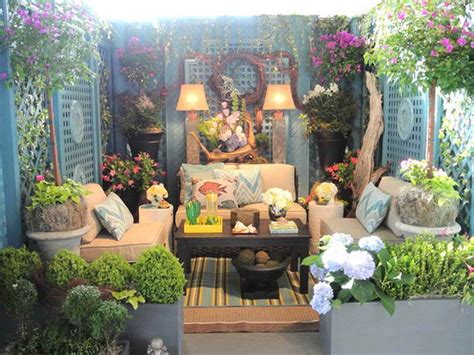 Decor Ideas For Small Spaces Outdoor Living Spaces Small