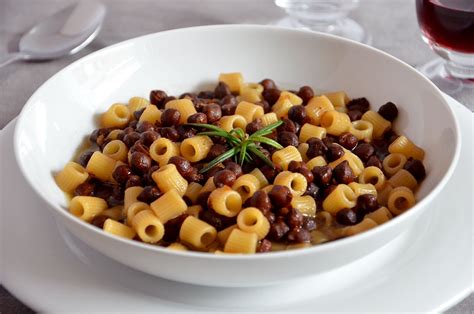 Ricetta Pasta Con I Ceci Neri La Ricetta Della Cucina Imperfetta