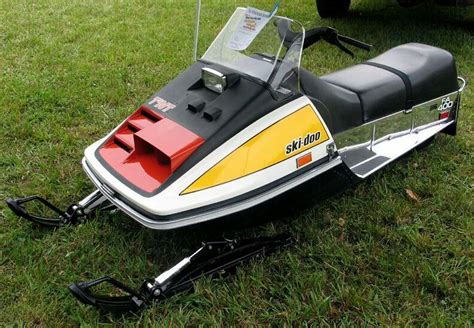 77 Tnt Vintage Sled Snowmobile Snow Fun