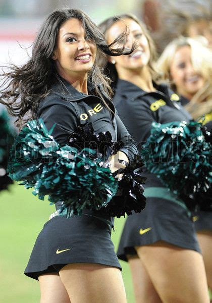 Ncaa Football Oct 24 Oregon At Cal Oregon Cheerleaders Hottest Nfl