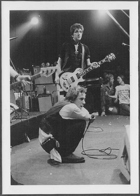 The Sex Pistols Performing Photo New Reprint 5 X 7 001