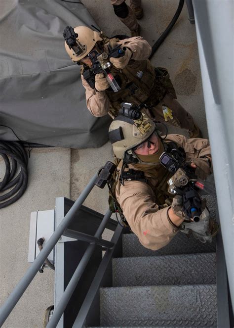 Dvids Images Force Recon Marines Practice Ship Raids Image 4 Of 13