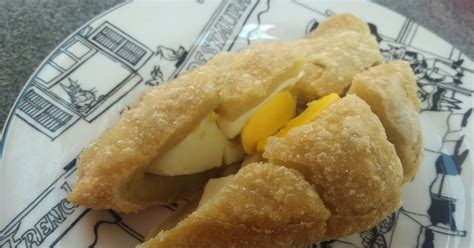 Goreng pempek kapal selam yang telah dingin sampai matang kecoklatan. PEMPEK KAPAL SELAM, TIPS MEMASUKKAN TELUR, TIPS CUKO GELAP