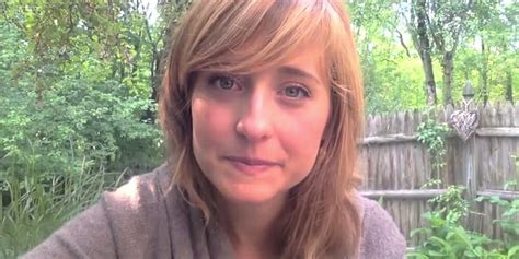 Smallville Actress Allison Mack Arrested For Role In Alleged Sex Cult