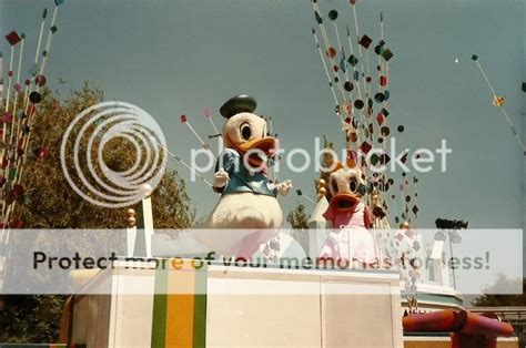 Pictures From Disneyland 1984 Trip Donalds Bday Parade Micechat