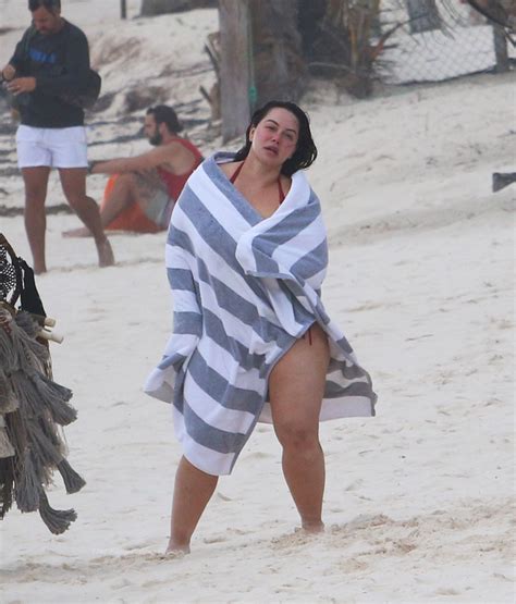 Chiquis Riviera Enjoys Her Vacation On The Beach In Tulum Photos