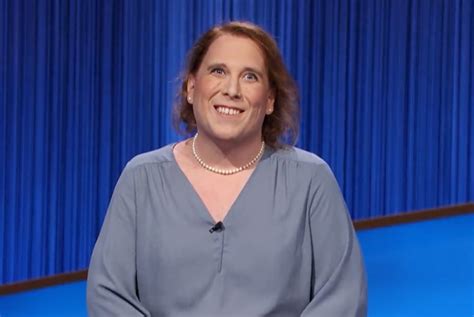 ‘jeopardy Champ Amy Schneider Becomes Shows Top Female Earner We