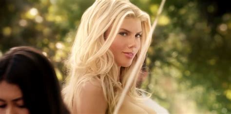 Carls Jr And Charlotte Mckinney Go ‘au Naturel In New Ad For Super