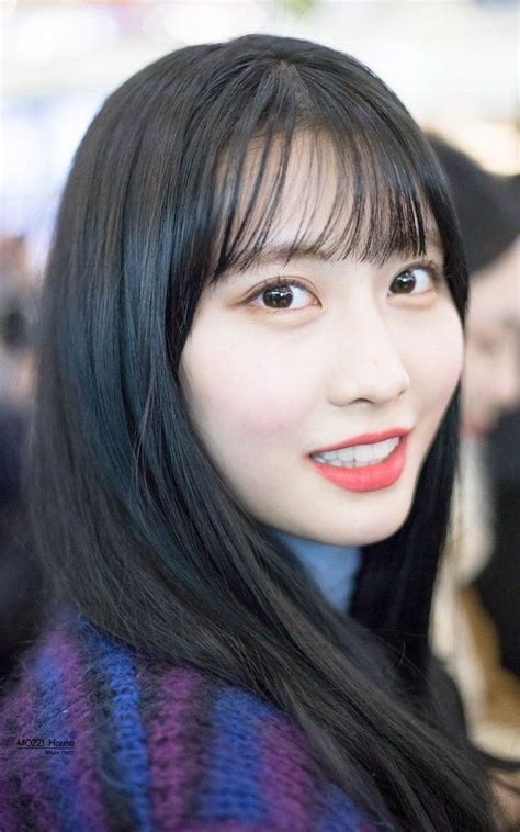 Momo started dancing at a very young age and decided to become a singer. Momo💕 | TWICE* | Momo, Hirai momo, Japanese hairstyle
