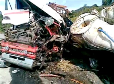 Data on road crash were analysed for a period of 14 years starting from 1985 to 1998 which was gathered from statistical report road crash. Diari Bahasa Melayu: Pengalaman Menyaksikan Kemalangan ...