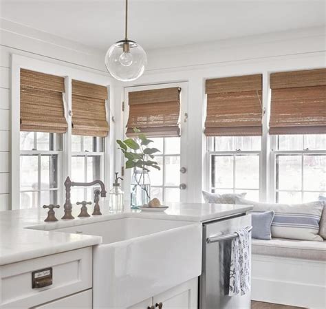 Shade your rooms in style with these modern window covering ideas. Cozy Farmhouse Window Style Design Ideas 30 | Farmhouse ...