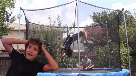 How To Backflip On A Trampoline For Beginners Youtube