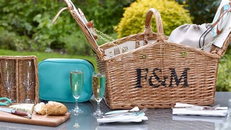7 of the best picnic baskets real homes